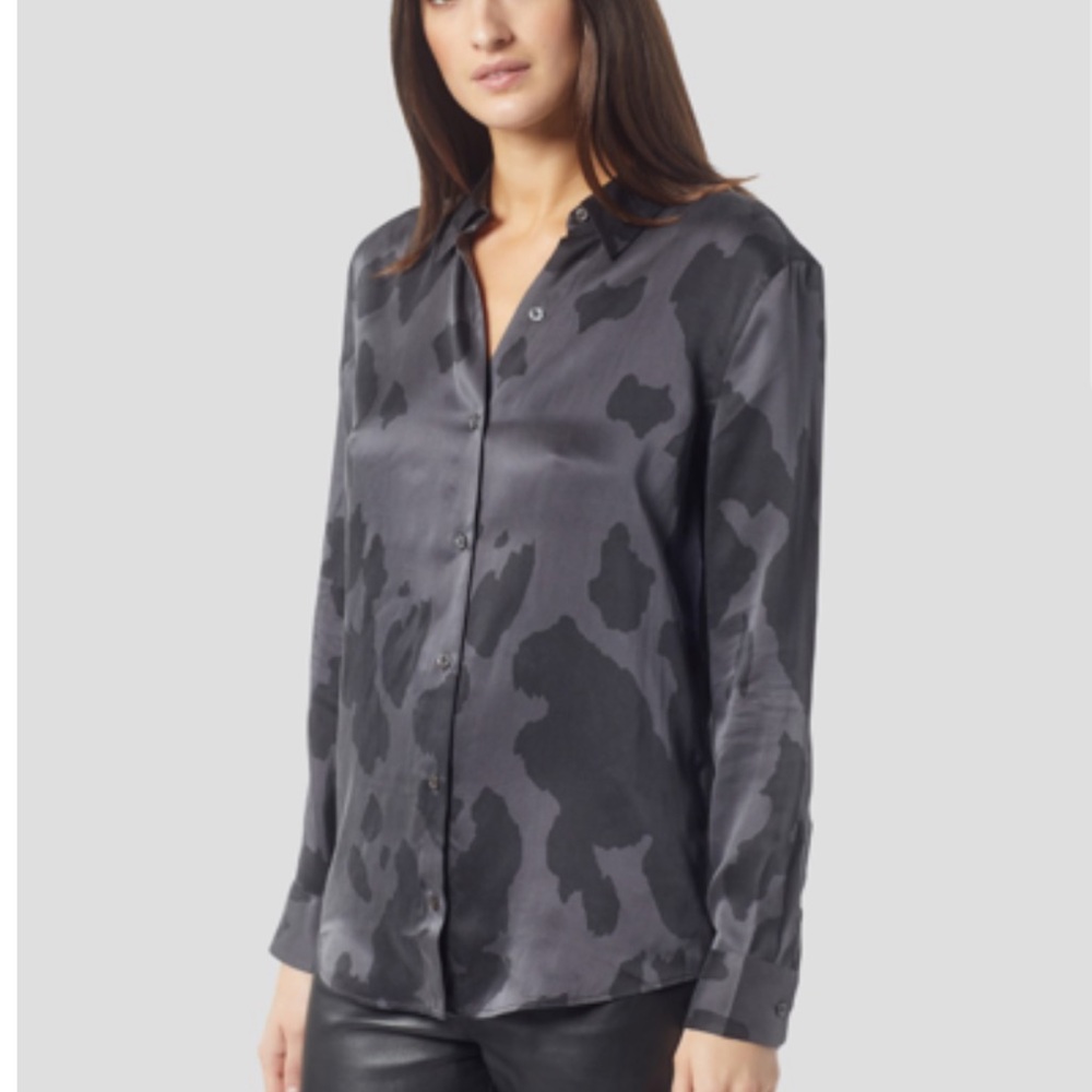 EQUIPMENT Essential Long Sleeve Button down Silk Shirt In Periscope Black